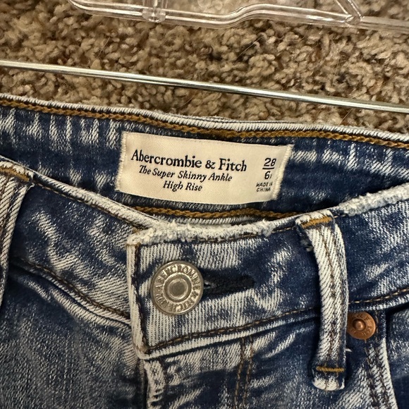 EUC AF skinny jeans 28 - Picture 2 of 3